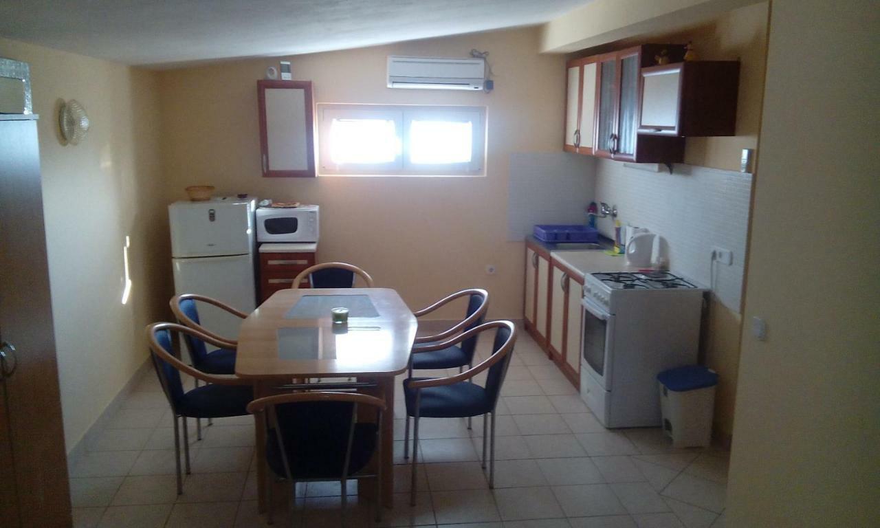 Apartman Maja วีร์ ภายนอก รูปภาพ